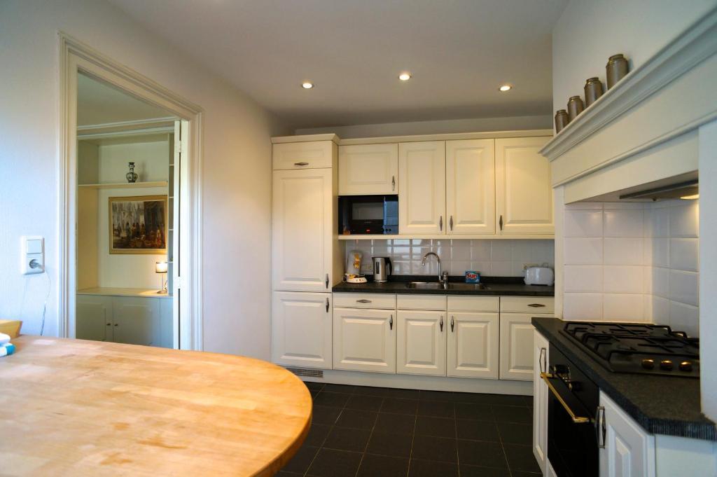 Stayci Serviced Apartments Noordeinde Haag Pokoj fotografie